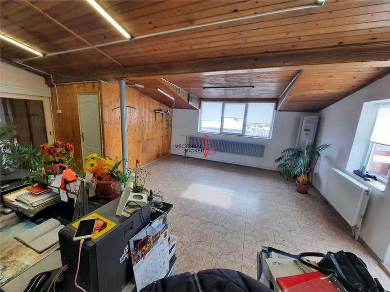 Fundeni, garsoniera de 58 mp la etajul unei vile.