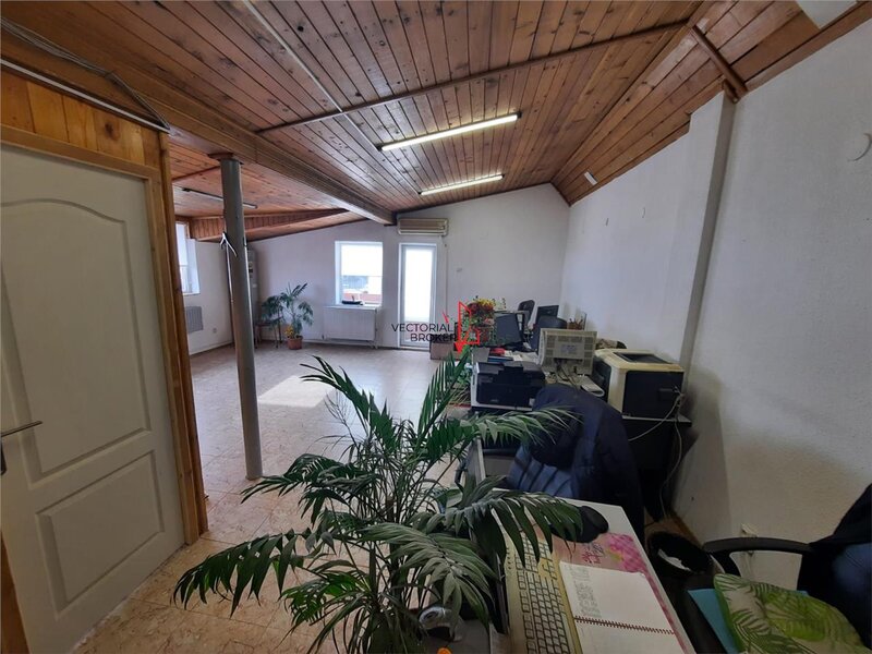 Fundeni, garsoniera de 58 mp la etajul unei vile.